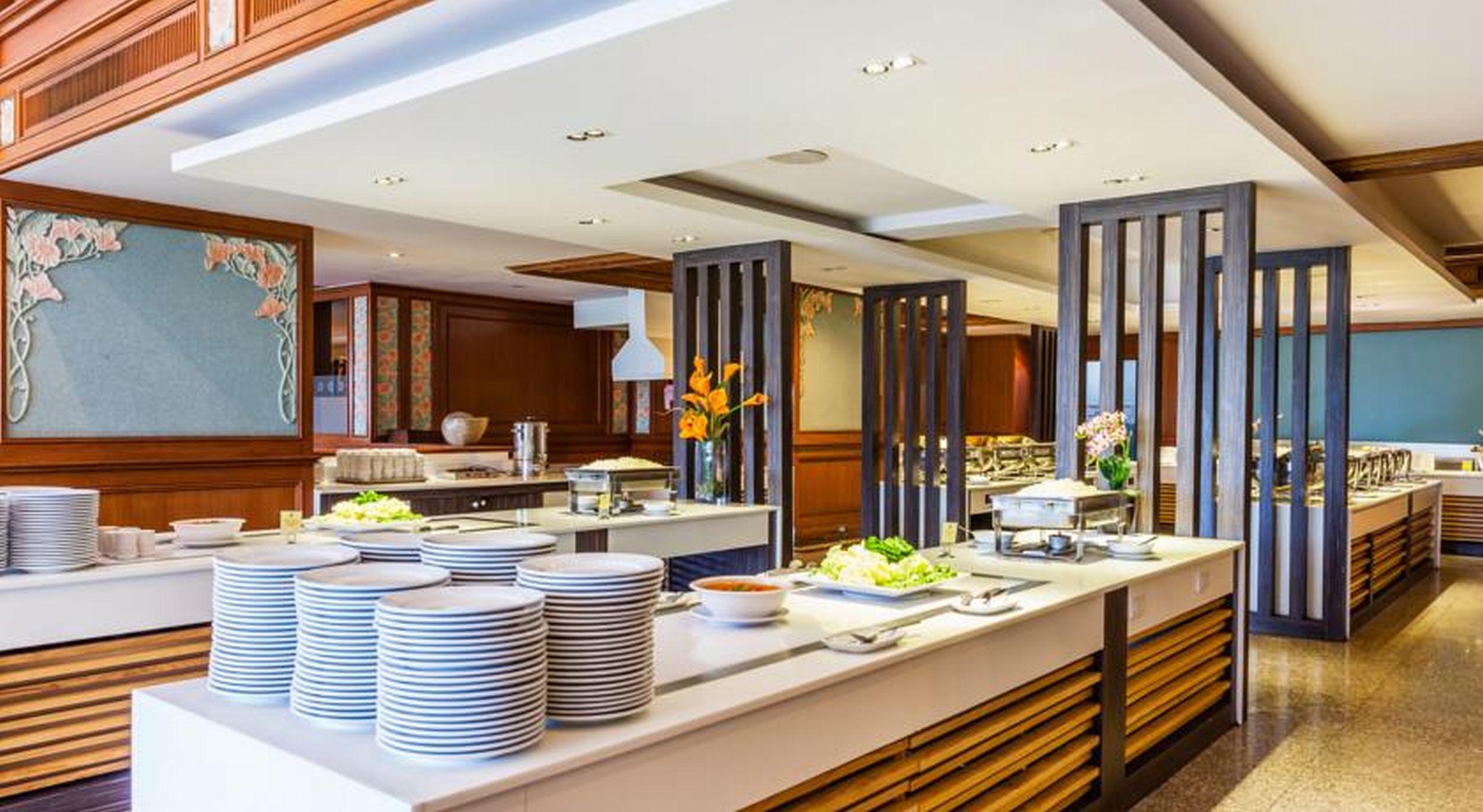 Cholchan Pattaya Beach Resort - Sha Extra Plus Экстерьер фото The buffet at the hotel