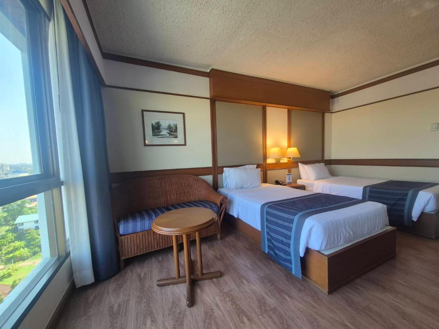 Cholchan Pattaya Beach Resort - Sha Extra Plus Экстерьер фото