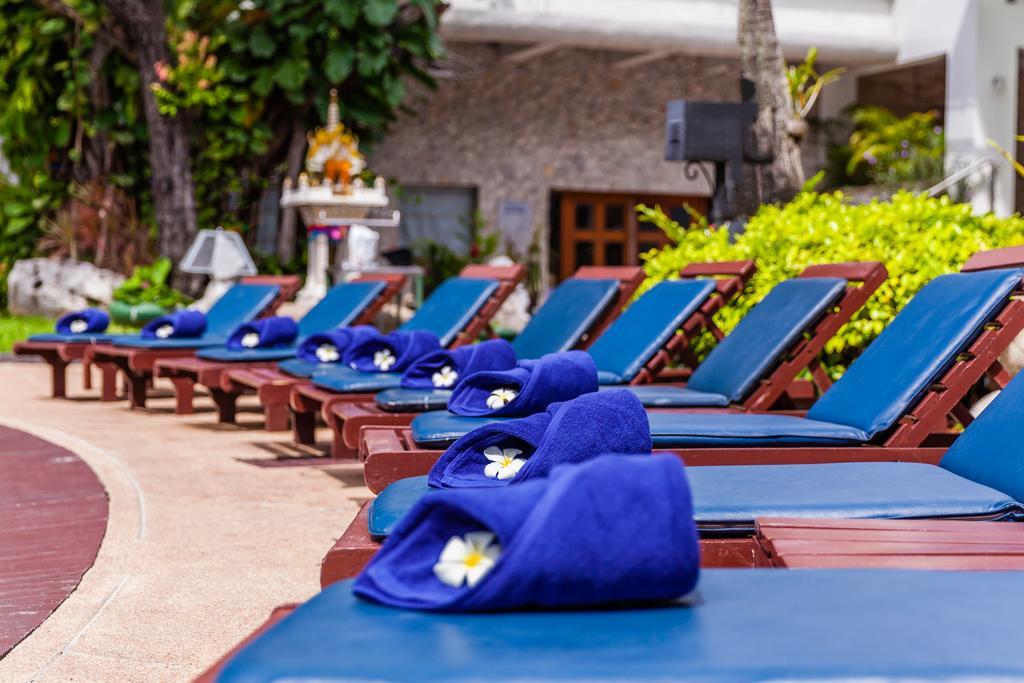 Cholchan Pattaya Beach Resort - Sha Extra Plus Экстерьер фото Poolside at the Royal Paradise Hotel & Spa