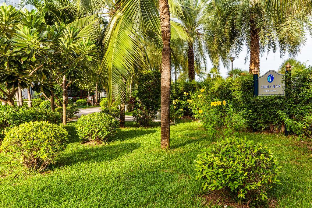 Cholchan Pattaya Beach Resort - Sha Extra Plus Экстерьер фото View of the campus